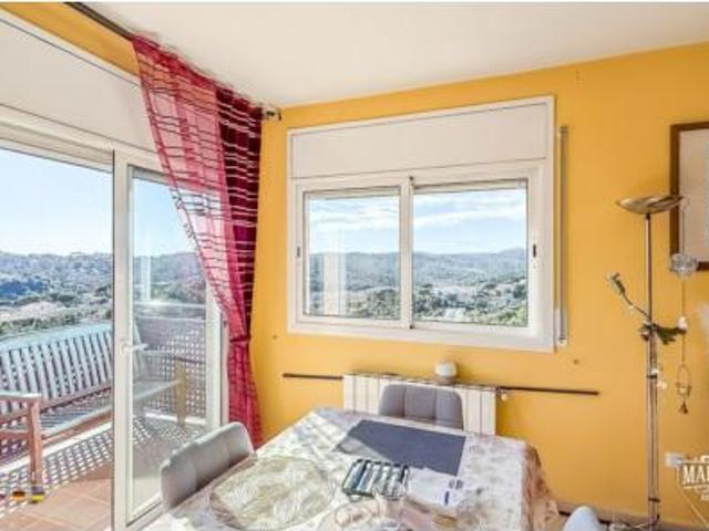 Chalet Venta Vidreres, Cartellà