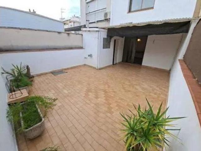 Chalet Venta Vilanova i la Geltrú, Barri de Mar Ribes Roges Plaça de la Sardana