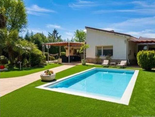 Chalet Venta Villalbilla, Villalbilla