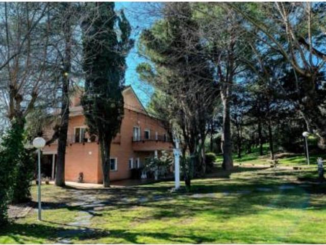 Chalet Venta Villanueva del Pardillo, Urbanización Santa María