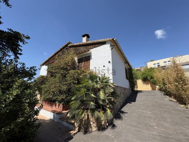 Chalet, Vespella