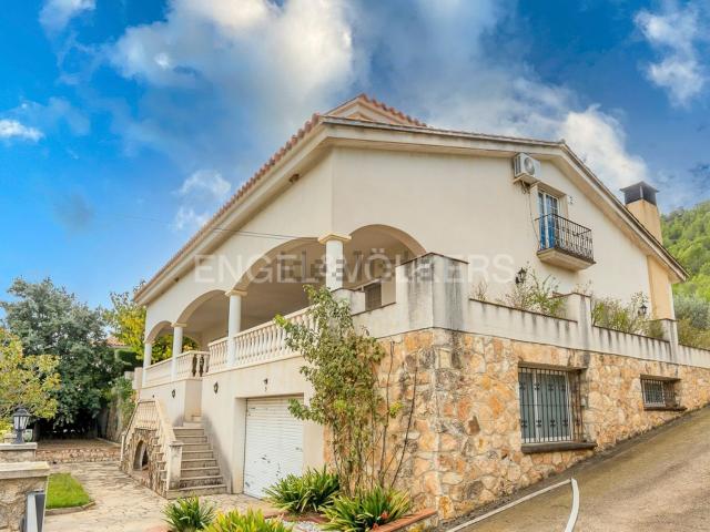 Chalet, Vespella