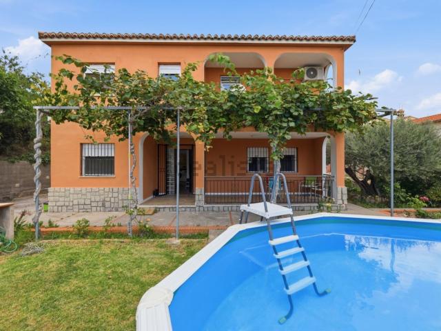 Chalet, Viver