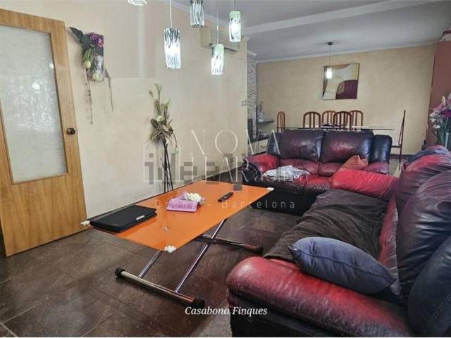 Chalet, Vic