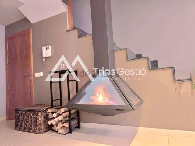 Chalet, Vic