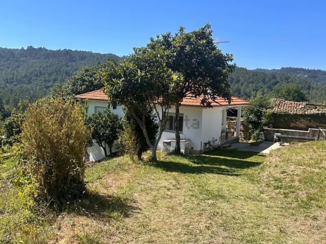 Chalet, Vila de Cruces