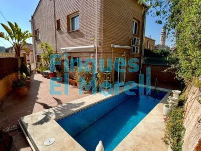 Chalet, Vila Rodona