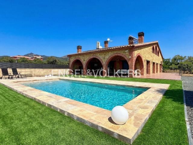 Chalet, Vilanova d&apos Escornalbou