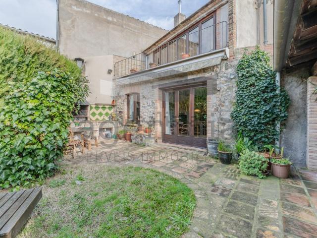 Chalet, Vilablareix