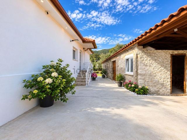 Chalet, Vilaboa