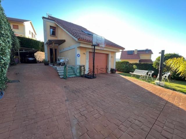 Chalet, Vilaboa
