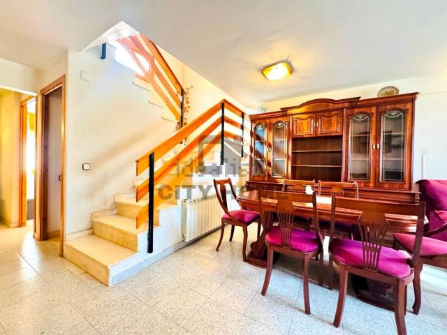 Chalet, Vinaixa