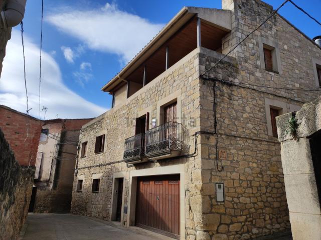 Chalet, Vinaixa