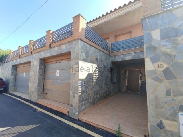 Chalet, Vinyols i els Arcs