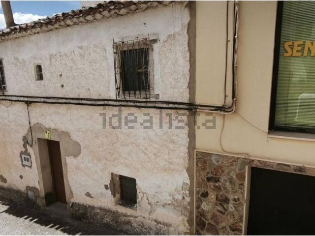 Chalet, Yeste