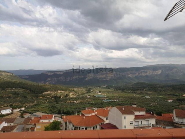 Chalet, Yeste