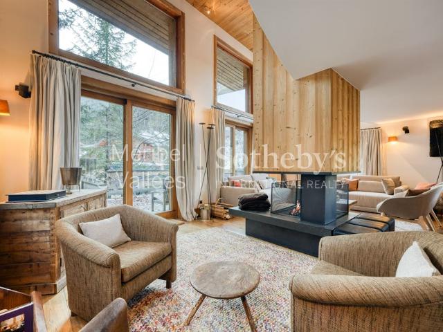 Chalet Zybeline Skis aux pieds dans le centre de Méribel
