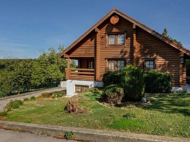Chaletgefühl im Wienerwald – Wohnen, wo Holz und Natur zuhause sind