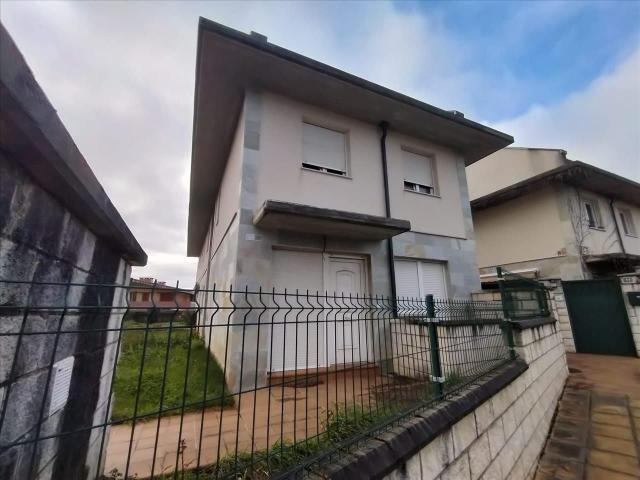 Chalets adosados de 3 dormitorios en Oreña