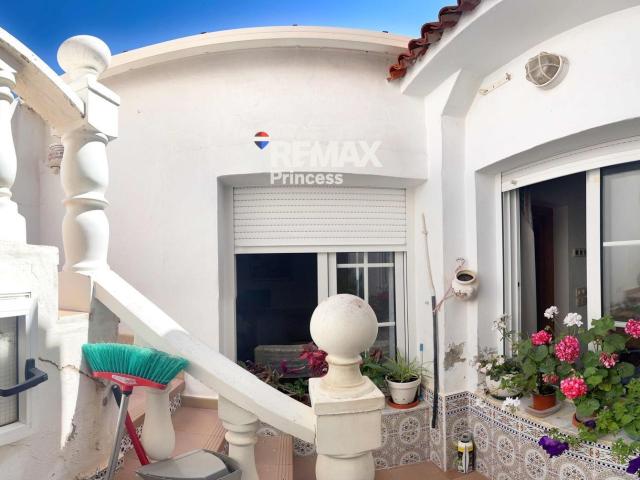 Chalets Independientes en venta. San Miguel de Salinas
