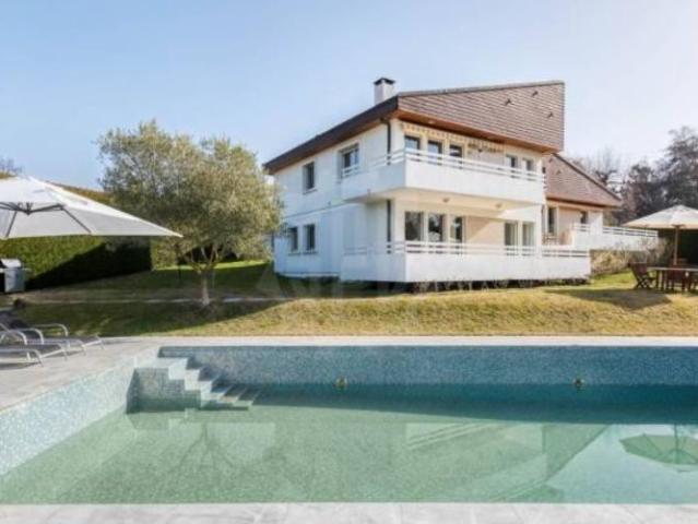 Chaleureuse villa Cologny