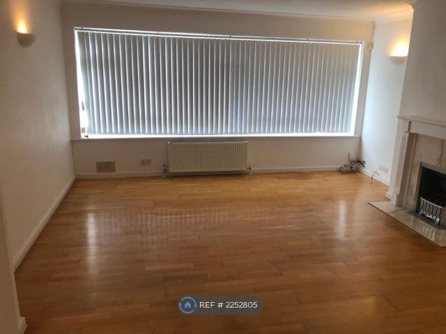Chalfont Avenue, Amersham HP6, 2 bed maisonette to rent, £1,850 pcm | PrimeLocation