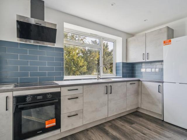 Chalfont Road, Maple Cross WD3 3 bed flat to rent £1,700 pcm £392 pw