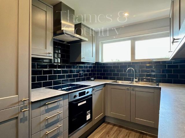 Chalford Flats, Northcroft, Wooburn Green, Buckinghamshire HP10, 1 bed flat to rent, £1,350 pcm | PrimeLocation