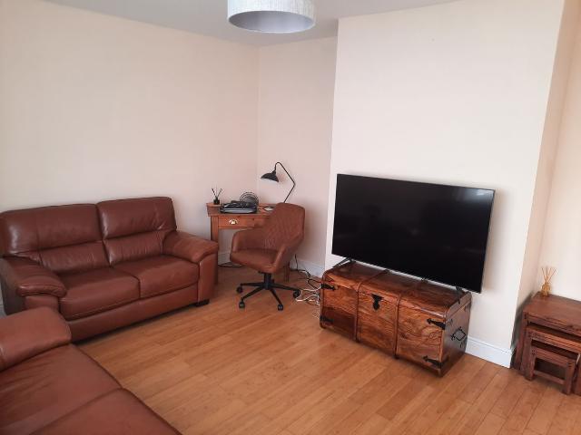 Chalk Hill, Watford WD19, 1 bed flat to rent, £1,300 pcm | PrimeLocation