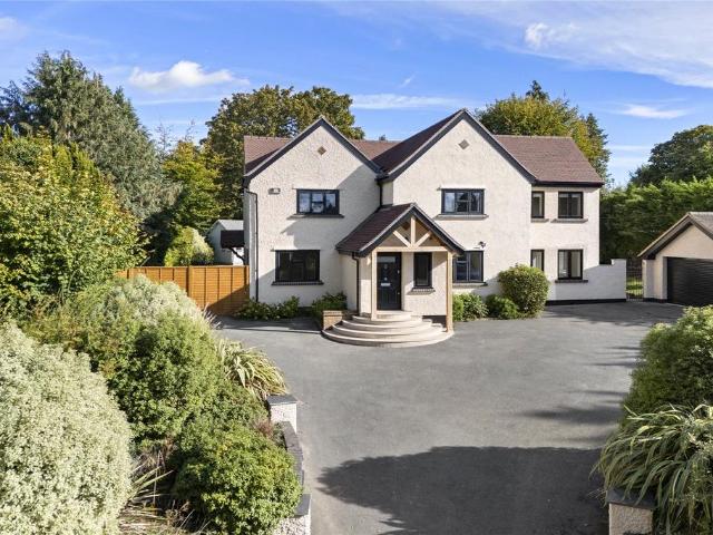 Chalk Lane, East Horsley. 5 bed detached house to rent £8,000 pcm £1,846 pw