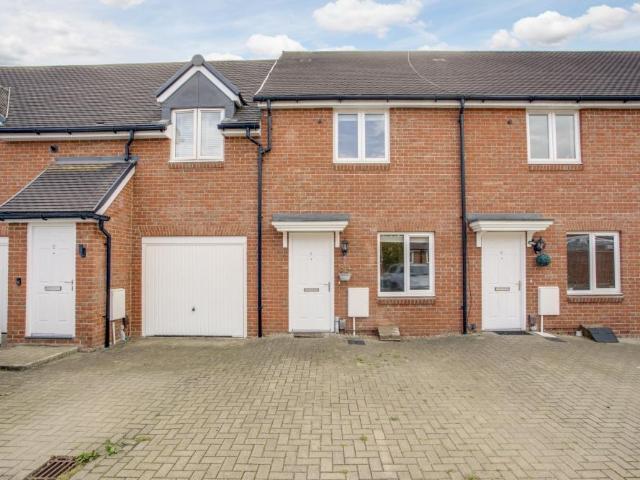 Chalk Stream Rise, Amersham, HP6 2 bed terraced house to rent £1,900 pcm £438 pw