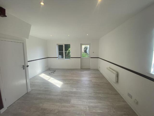 Chalkdell Hill, HEMEL HEMPSTEAD 3 bed house to rent £1,900 pcm £438 pw