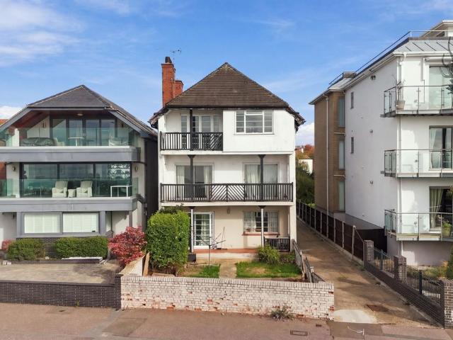 Chalkwell Esplanade, Westcliff On Sea SS0, 1 bed flat to rent, £1,200 pcm | PrimeLocation