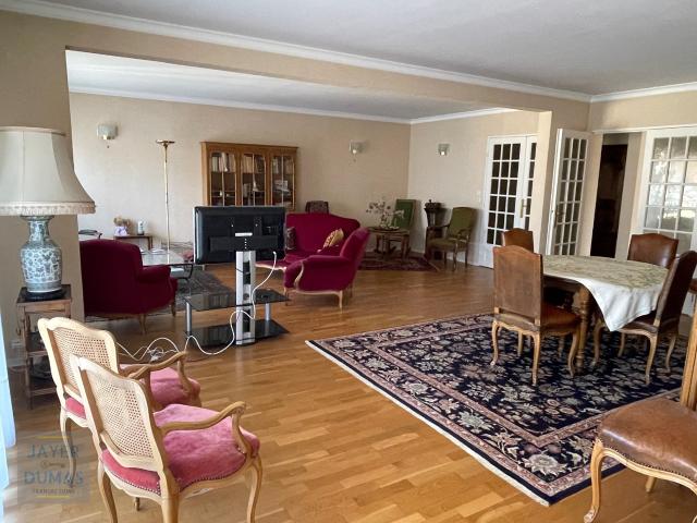 CHALON SUR SAONE CENTRE Appartement T6 avec Garage et Parking