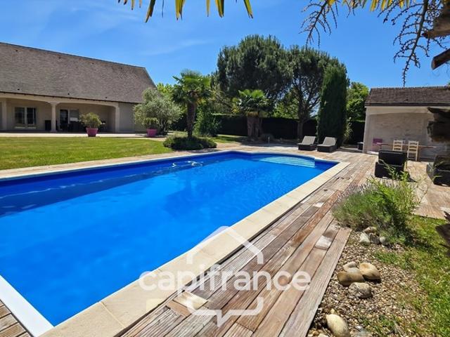 CHALON SUR SAONE, Villa 370 m², 11 pièces, piscine, dépendances sur 3325 m² de terrain