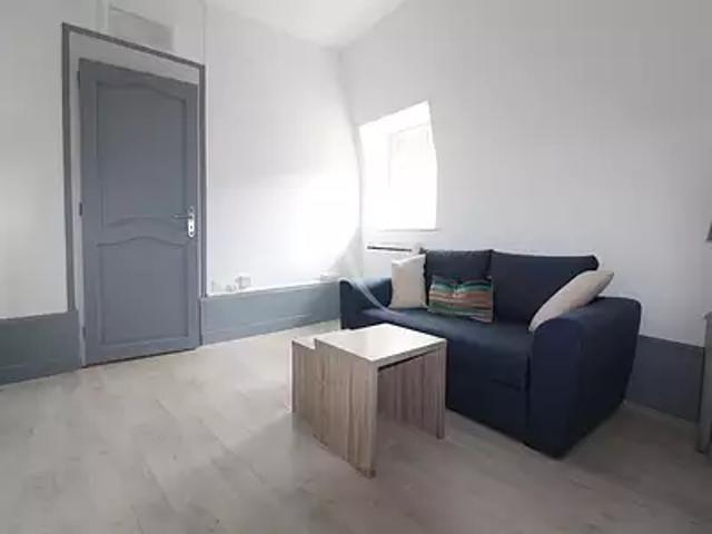 Chalon sur Saône 71100 Location appartement 2 pièces t2 au dernier étage