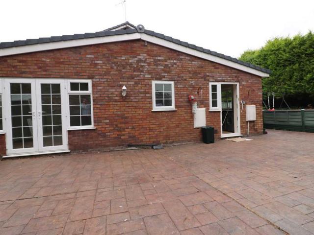 Chaloner Grove, Liverpool. 2 bed bungalow to rent £1,100 pcm £254 pw