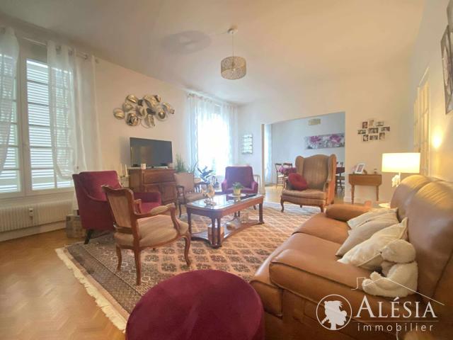 CHALONS: Bel appartement Type 5 avec 2 garages, Chalons en champagne