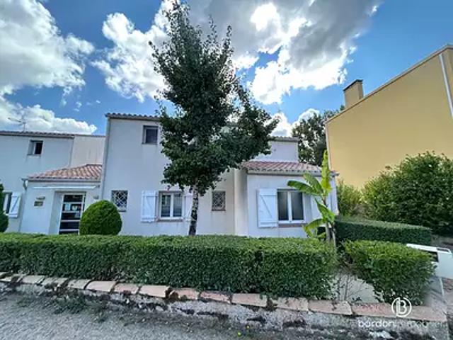 Challans 85300 Location maison 8 pièces t8 au dernier étage