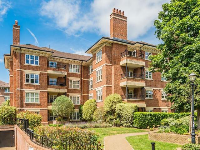 Chalmers Way, Twickenham TW1 2 bed flat to rent £2,725 pcm £629 pw