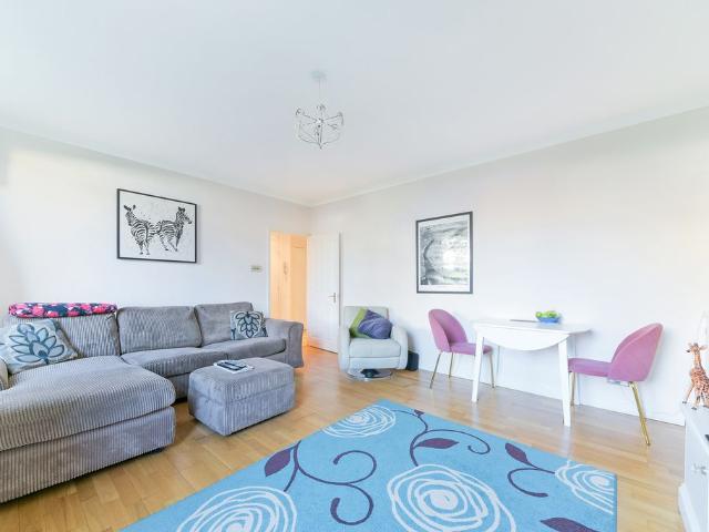 Chalmers House SW11, 1 bed flat to rent, £1,850 pcm | PrimeLocation