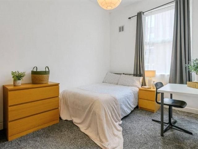 Chalton Street, Camden, London NW1, 4 bed flat to rent, £4,250 pcm | PrimeLocation