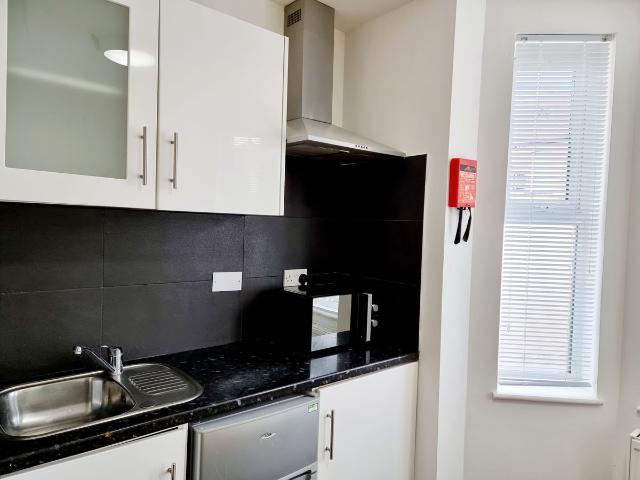 Chalvey Road East, Slough SL1, Studio to rent, £800 pcm | PrimeLocation