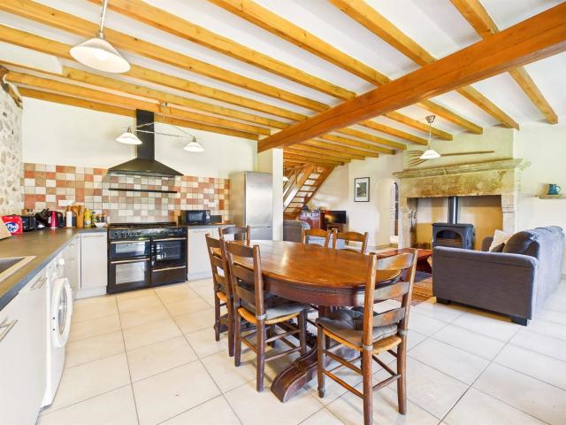 Chamante maison avec piscine et grange à proximité de Viller. 150m² Dévillac