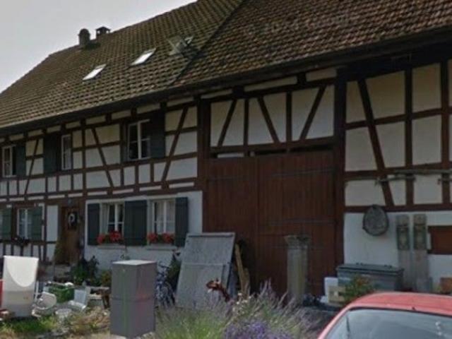 Chamantes Bauernhaus mit Baulandparzelle