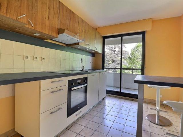 Chamalières – Allée du Parc – Appartement T3 avec garage et cave