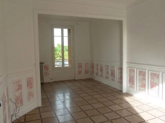 CHAMBOURCY LOCATION MAISON