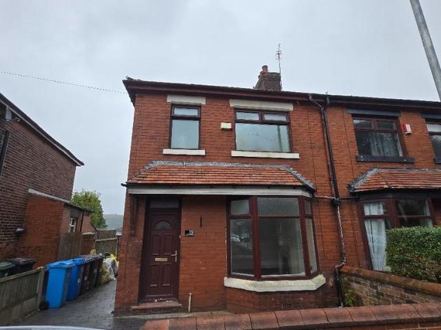 Chamber Road, Shaw, Oldham 3 bed semi detached house to rent £1,150 pcm £265 pw