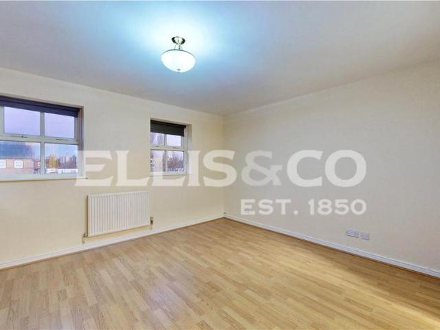 Chamberlayne Avenue, Wembley, HA9 1 bed in a house share to rent £1,200 pcm £277 pw