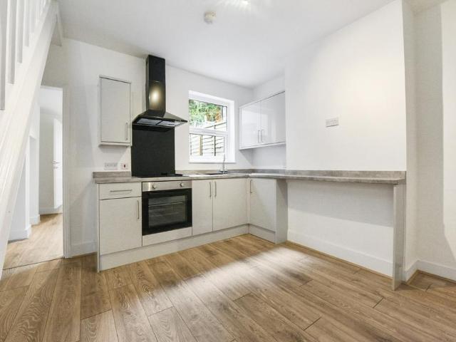 Chamberlain Road, Chatham, ME4 3 bed terraced house to rent £1,450 pcm £335 pw